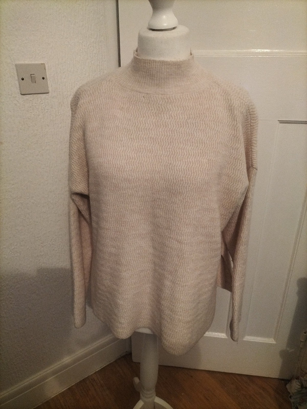 Ladies Primark Size 14-16 Cream Split Hem Pullover Jumper