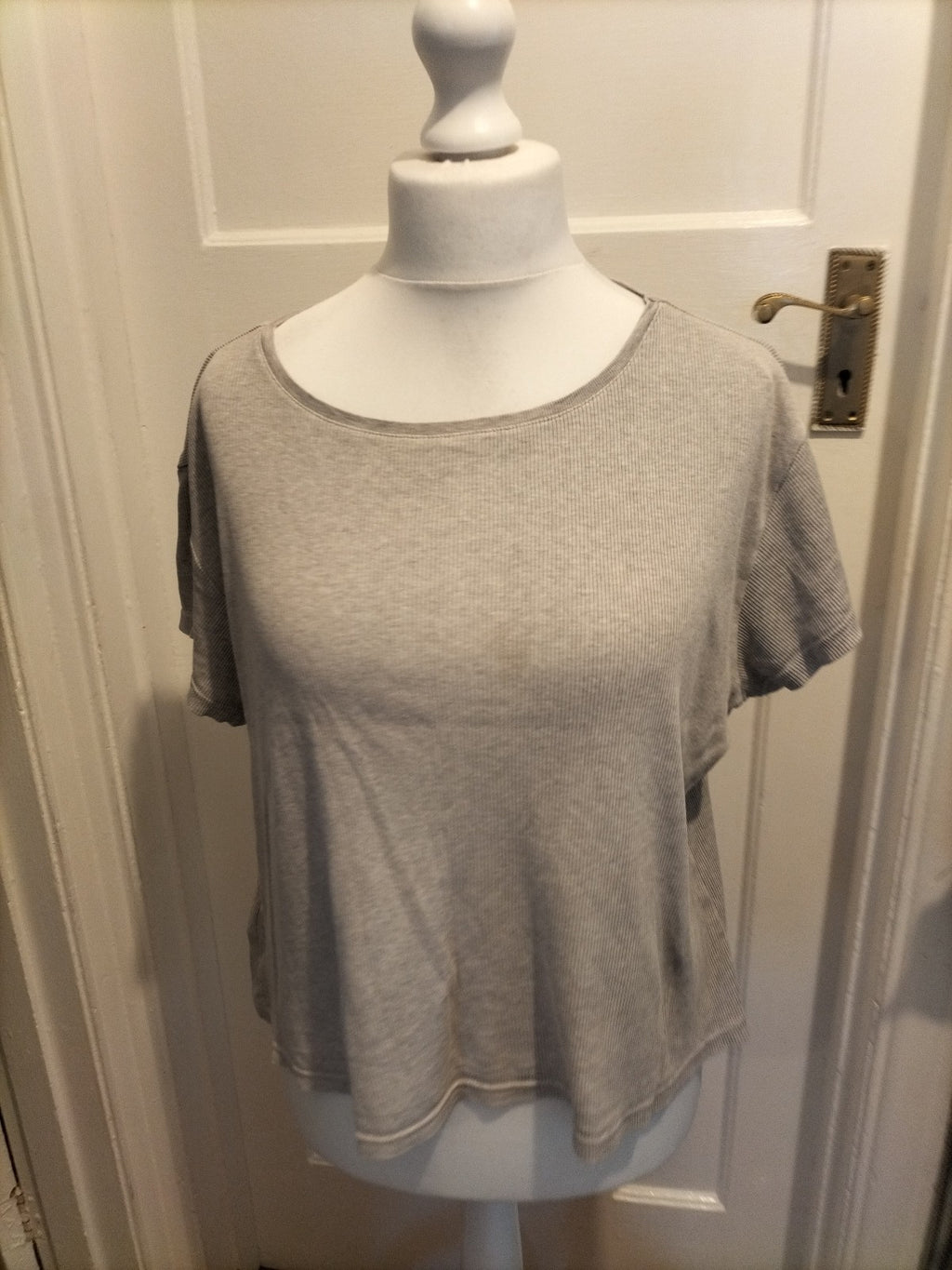 Ladies Papaya Size 20 Grey Ribbed Short Sleeved Tshirt(Very Faint Mark On Front)