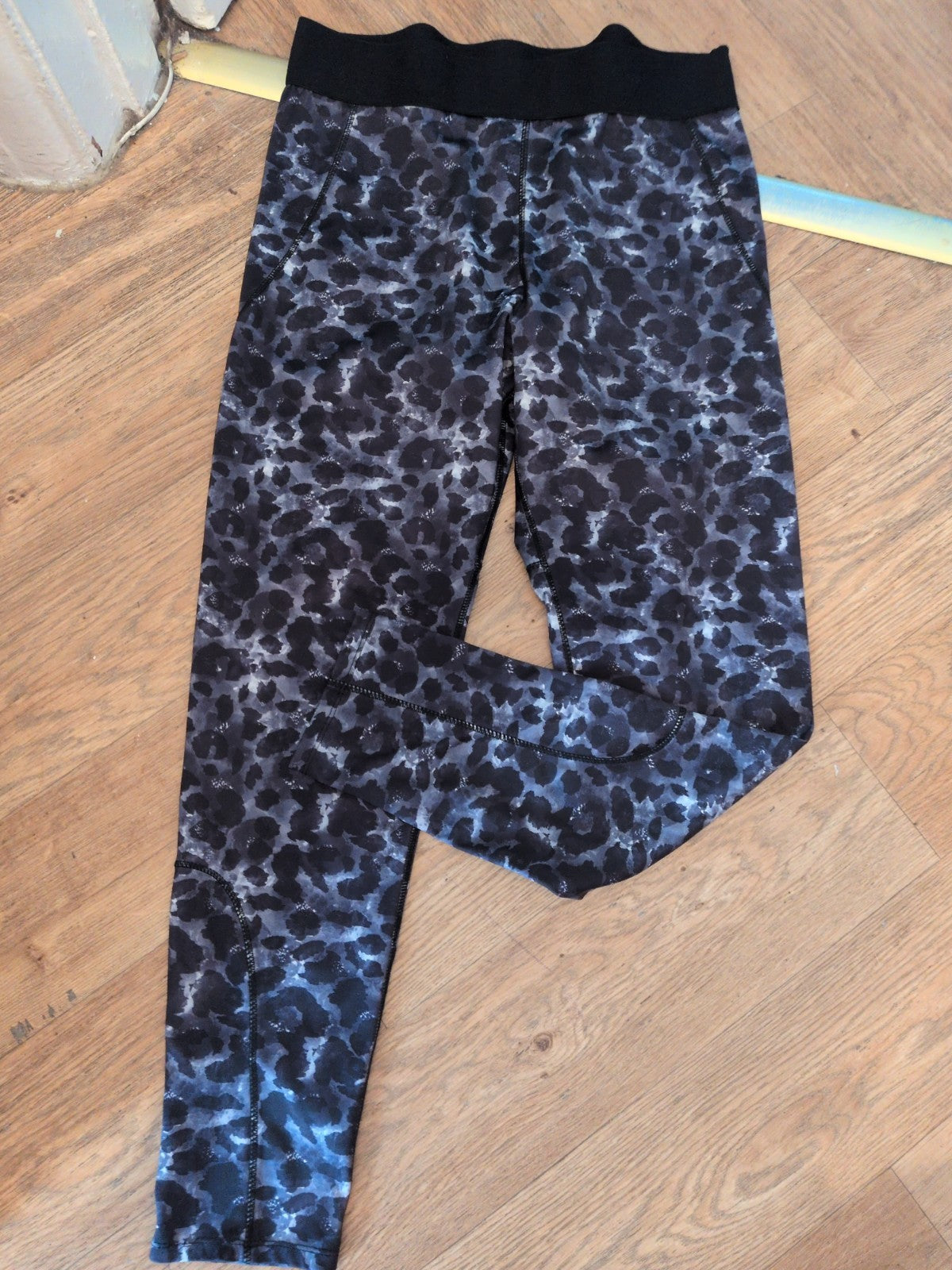 Primark 14-16 Grey Black Camo Leggings