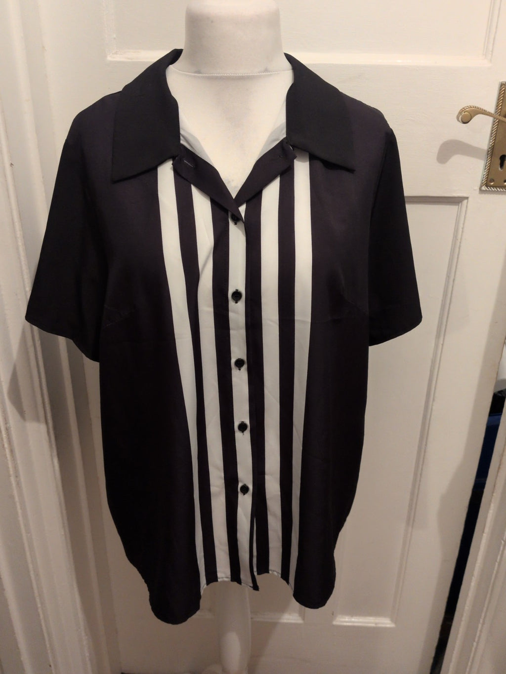 Large Black With White Short Sleeve Shirt