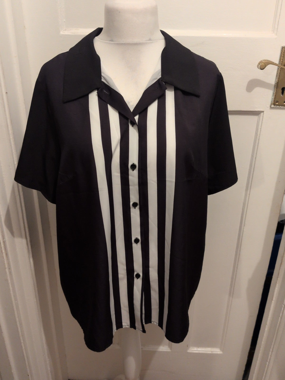 Large Black With White Short Sleeve Shirt