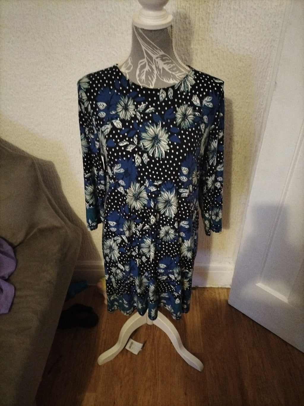 Ladies Tu Size 12 Blue Floral Blouse