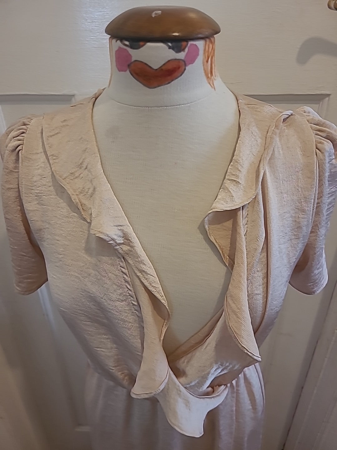 Ladies New Look Size 10 Baby Pink Short Sleeved Dress