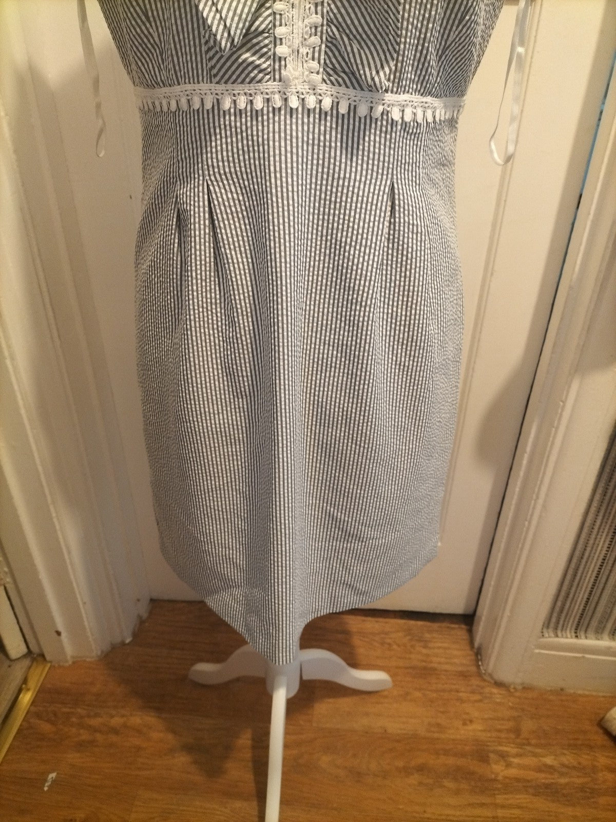 Ladies Nine West Size 10 Striped V Neck Midi Dress
