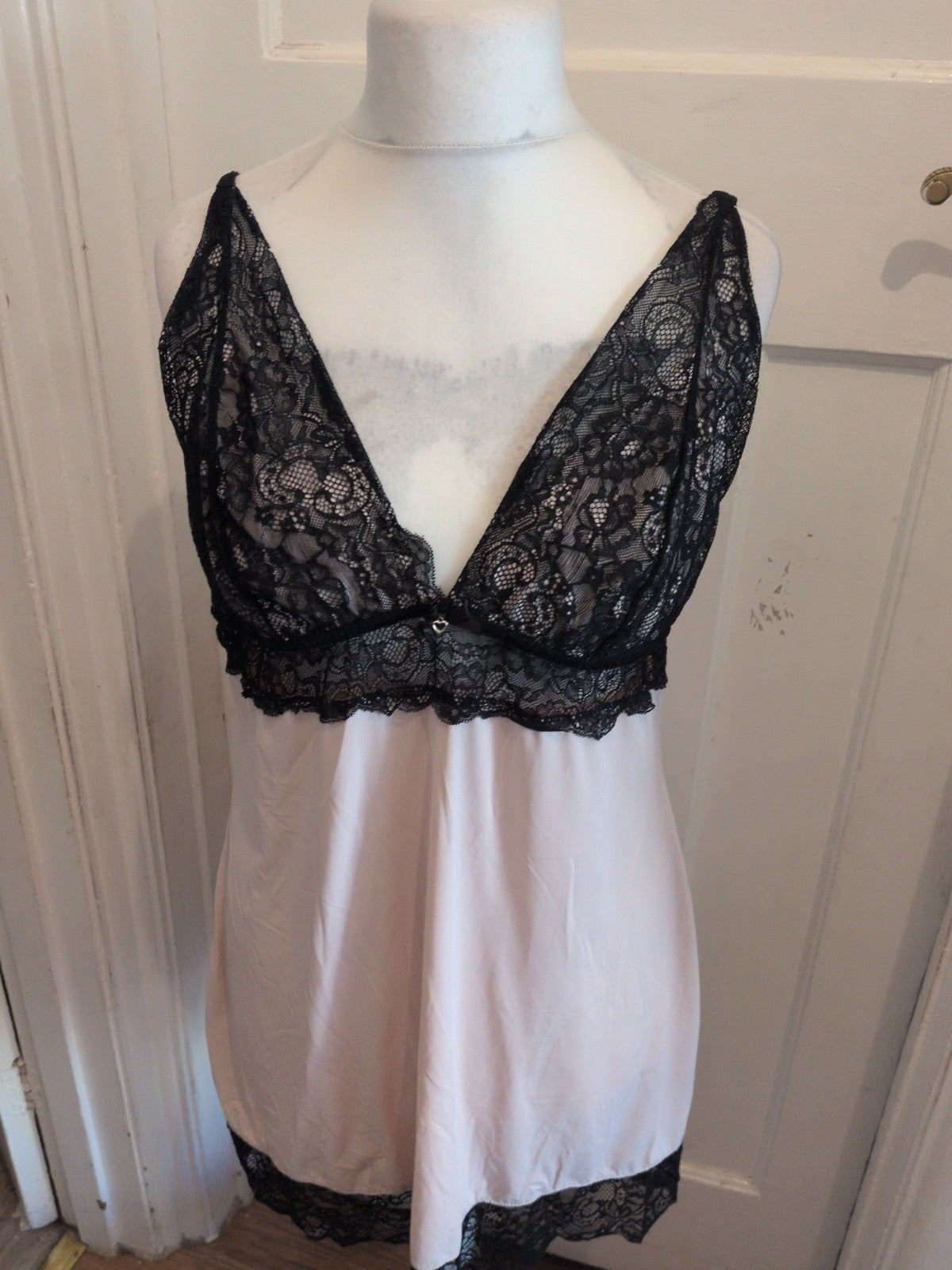 Ladies Size Large Pale Pink And Black Nightwear Pyjama Dress