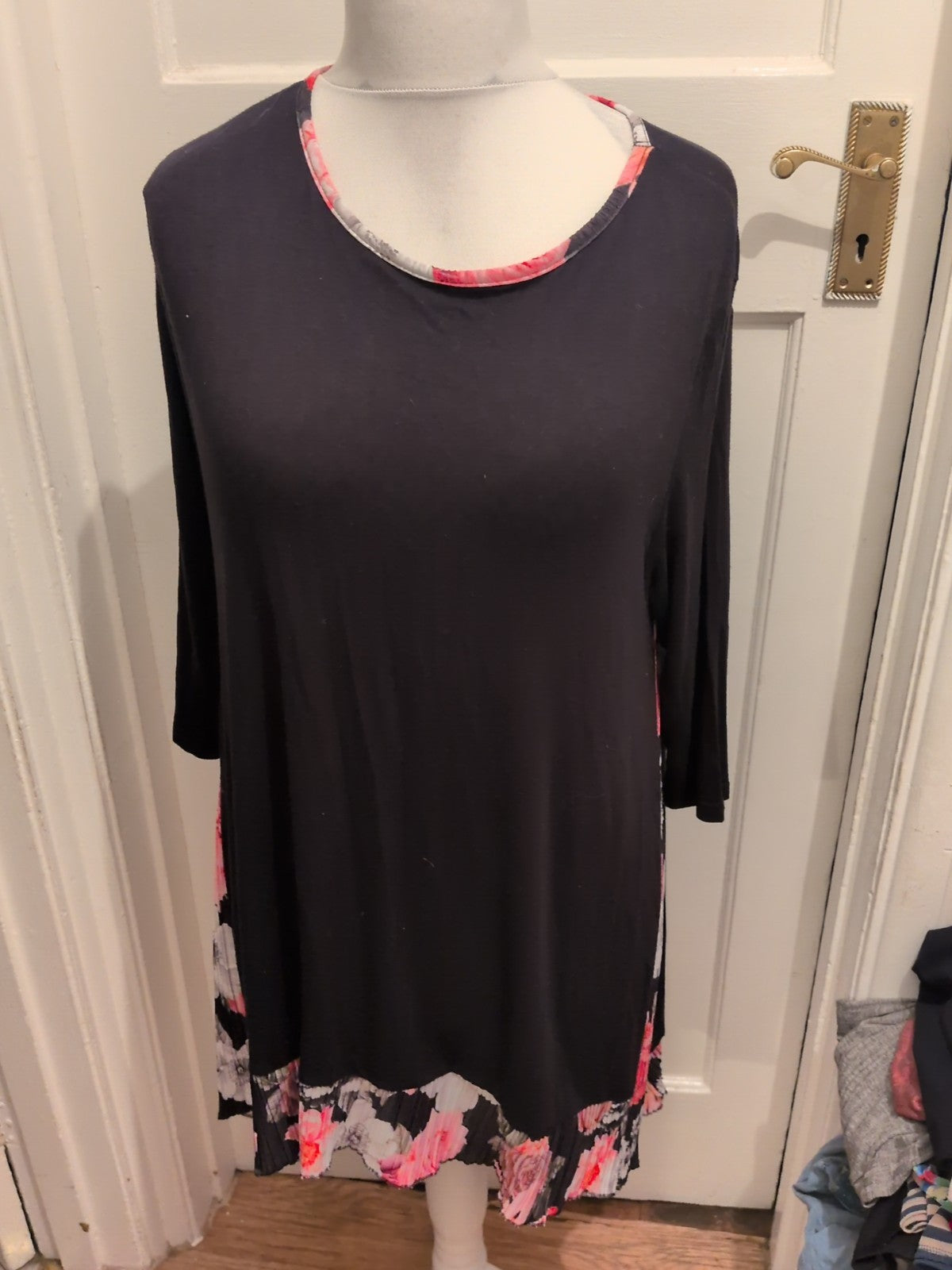 Tillets S/M Black With Floral Hem Half Sleeve Blouse