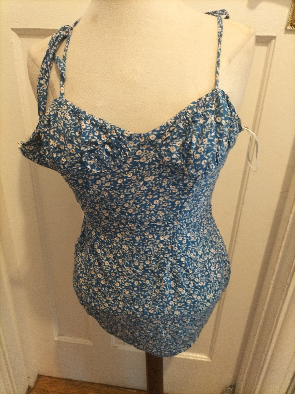 Ladies Shein Size Small Blue/White Sleeveless Blouse