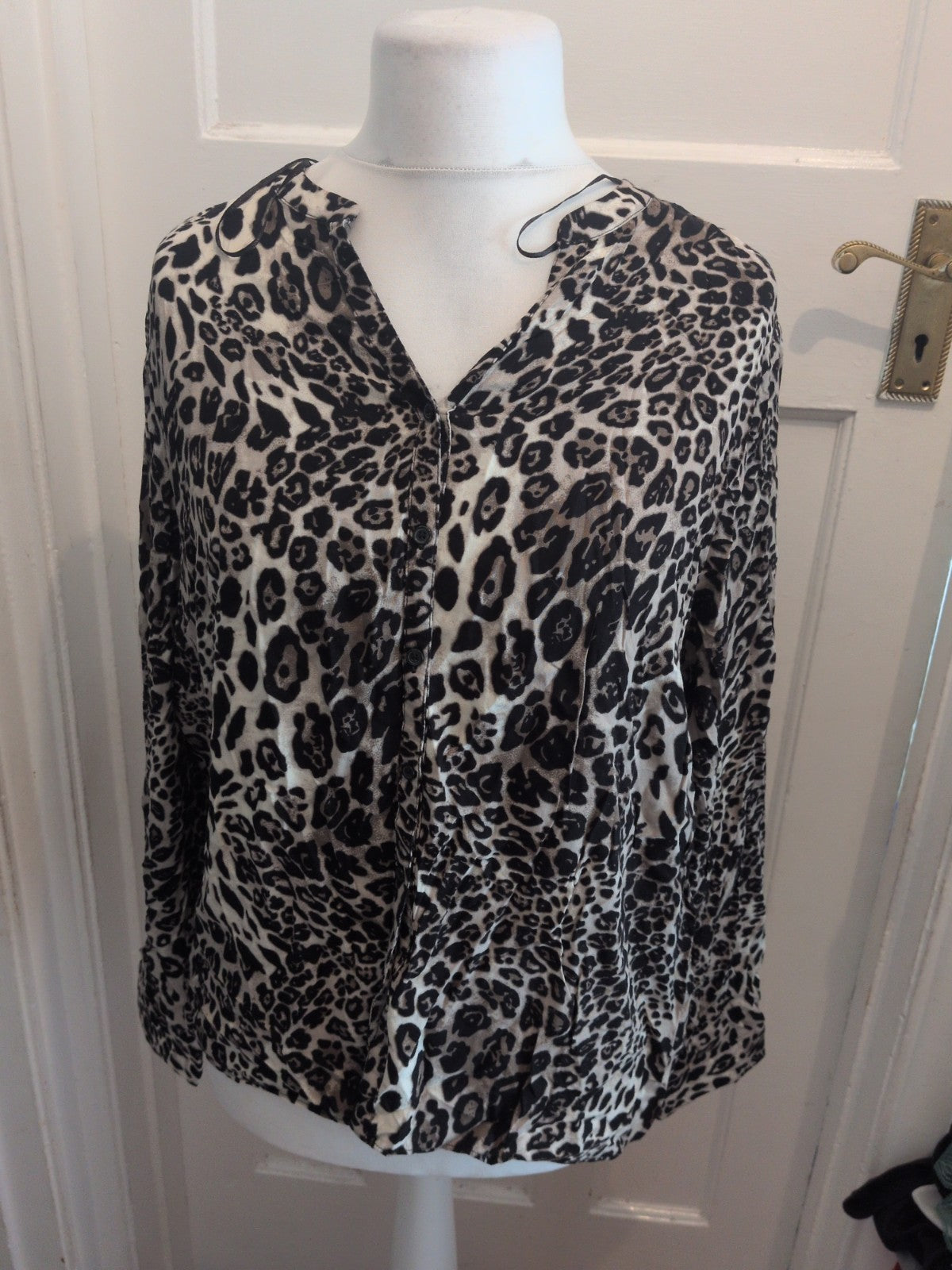 Papaya 20 Leopard Print Long Sleeve Buttoned Blouse