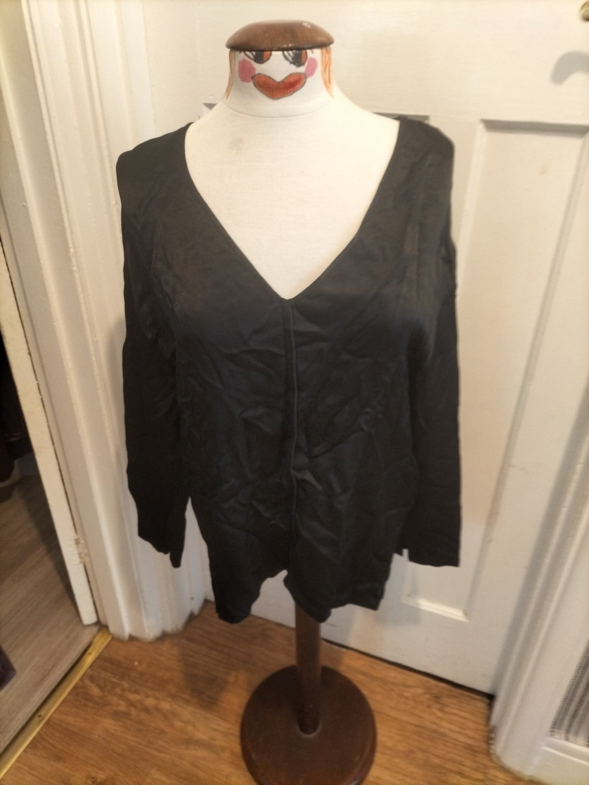 Ladies Zara Size Small Black Long Sleeved Blouse