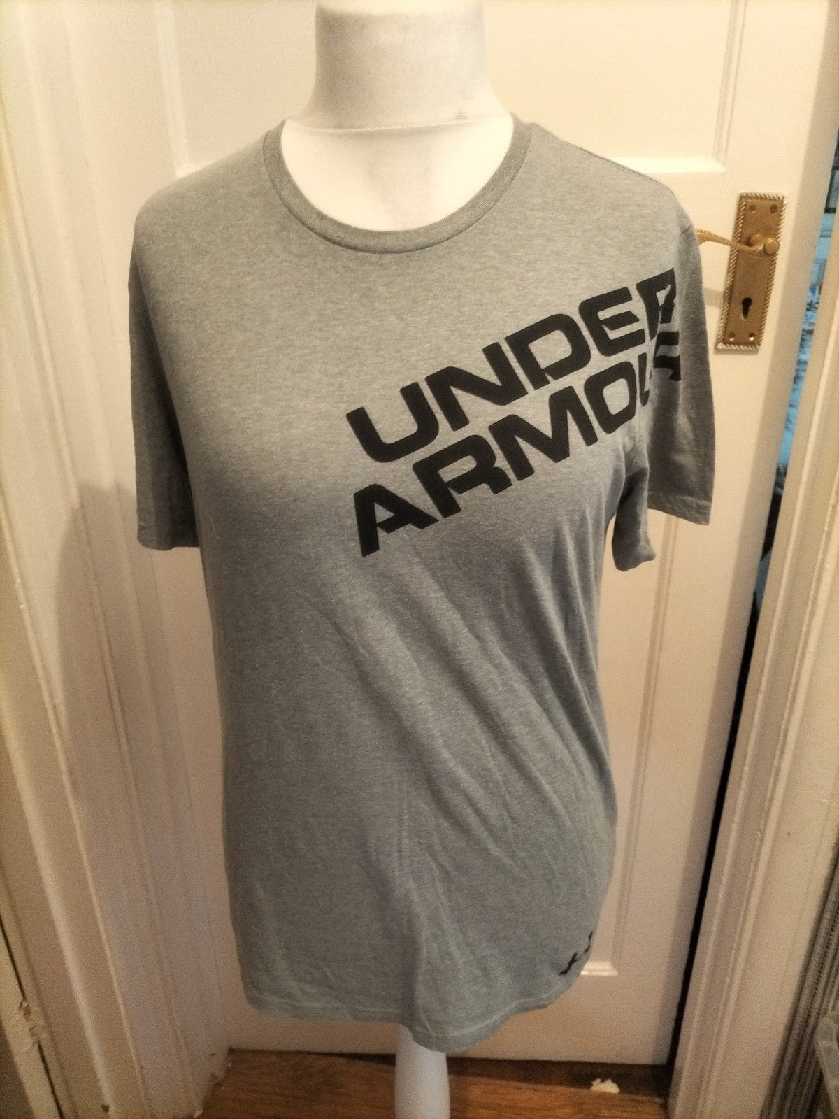 Mens Under Armour Size Small Grey And Black Print Short Sleeved Tshirt