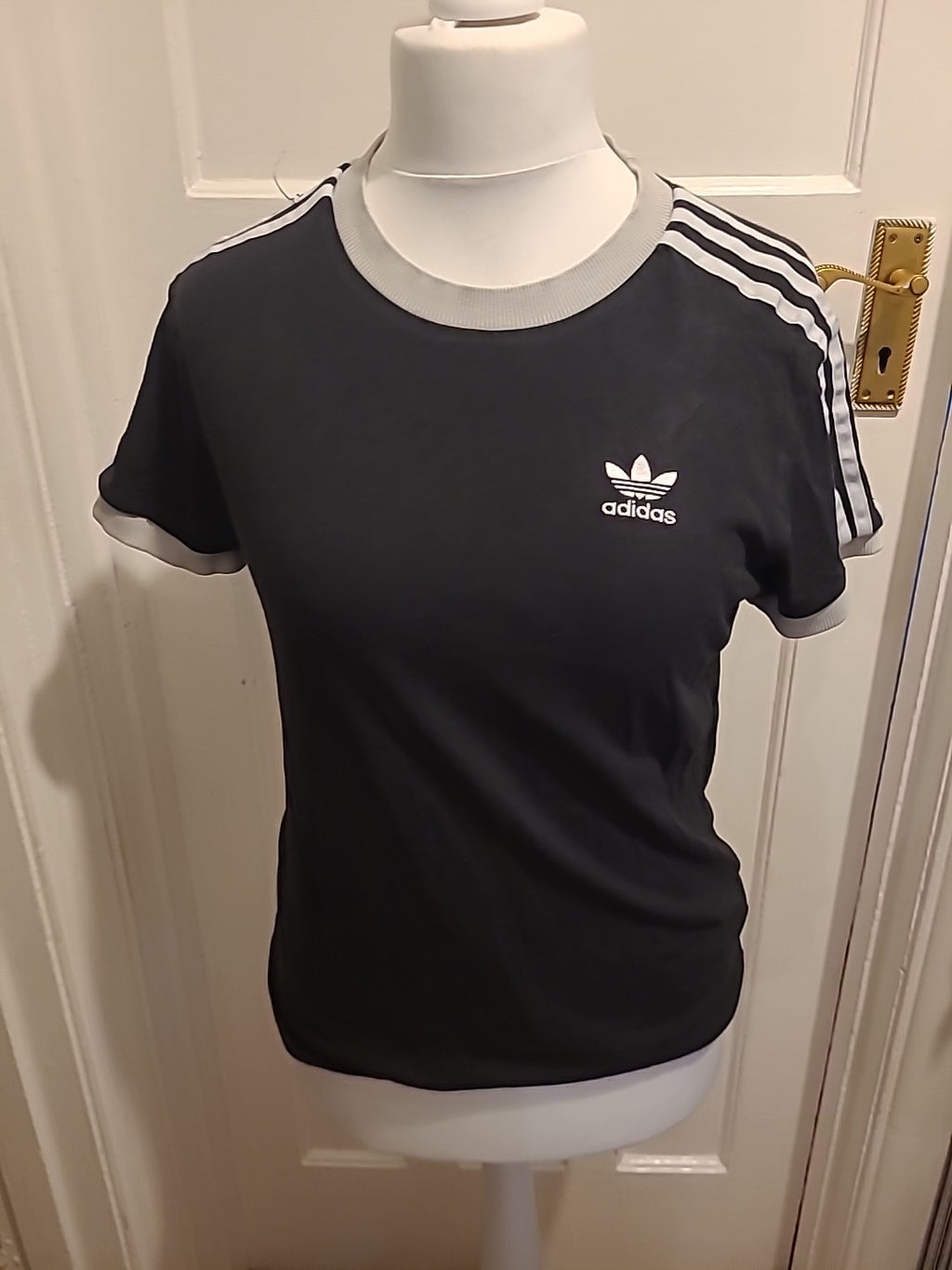 Ladies Adidas Size 6 Black Short Sleeved Tshirt