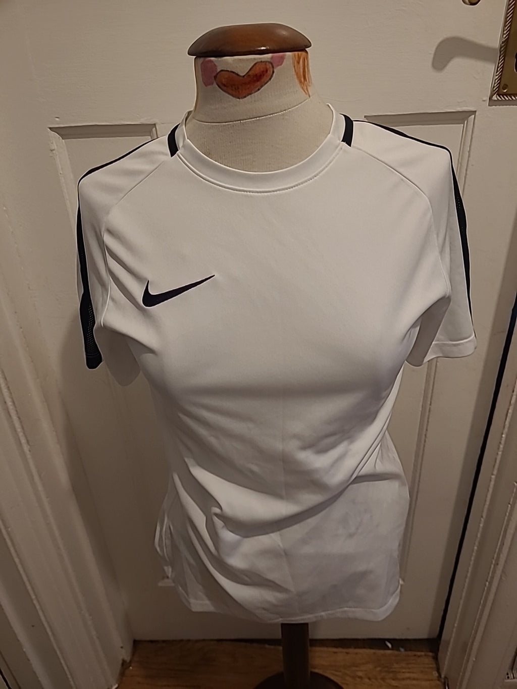 Mens Nike Size Small White Dri Fit Short Sleeved Tshirt