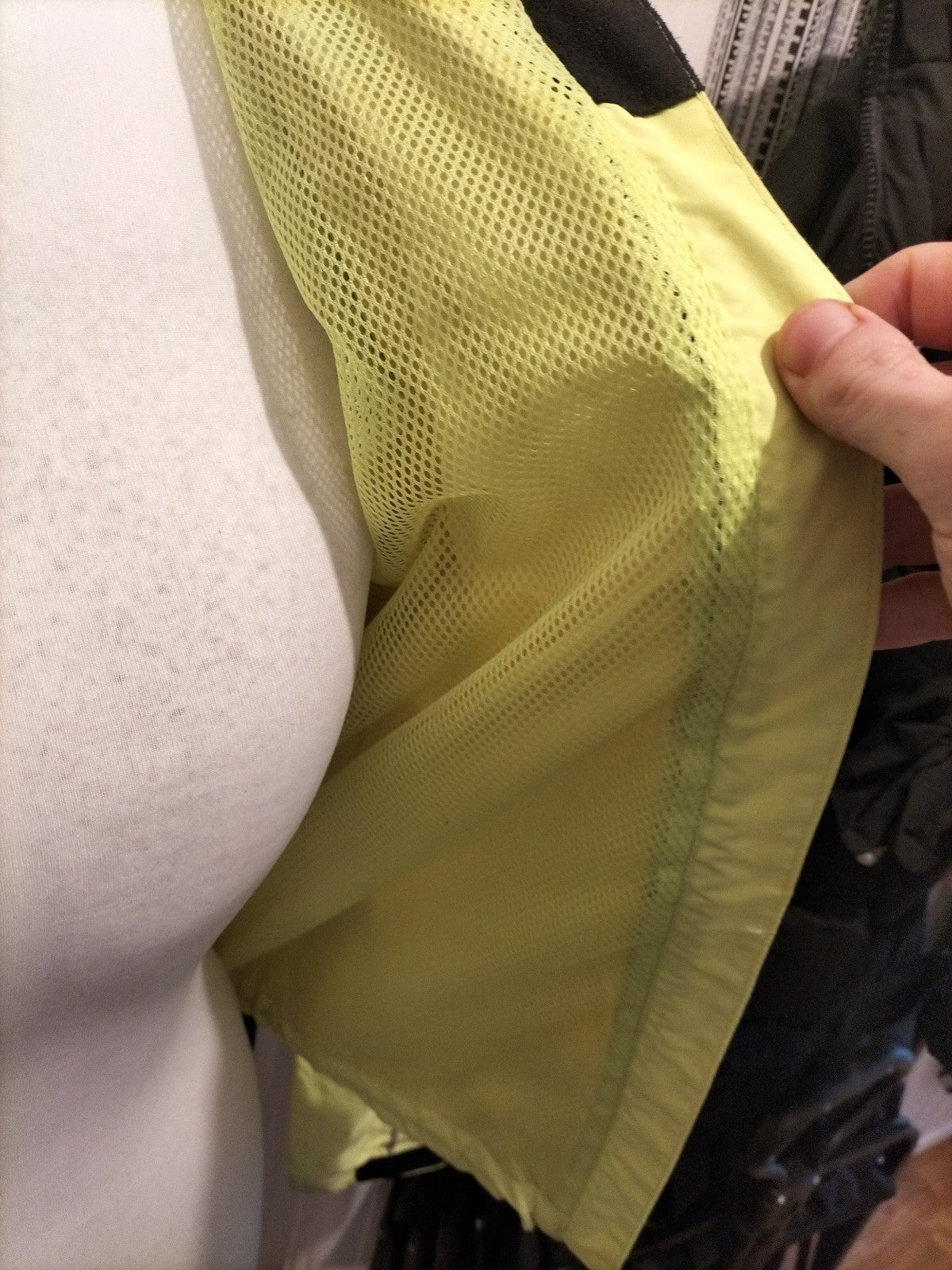 Ladies Madison Size 14 Fluorescent Mesh Lined Jacket Cycling