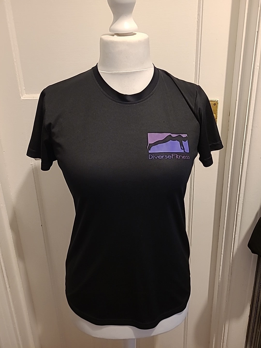 Ladies Diverse Fitness Size Medium Black Short Sleeve T-shirt