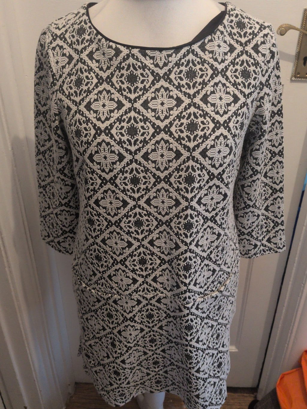 M&Co 14 Black And White Long Sleeve Pattern Dress Quite Heavy Lined
