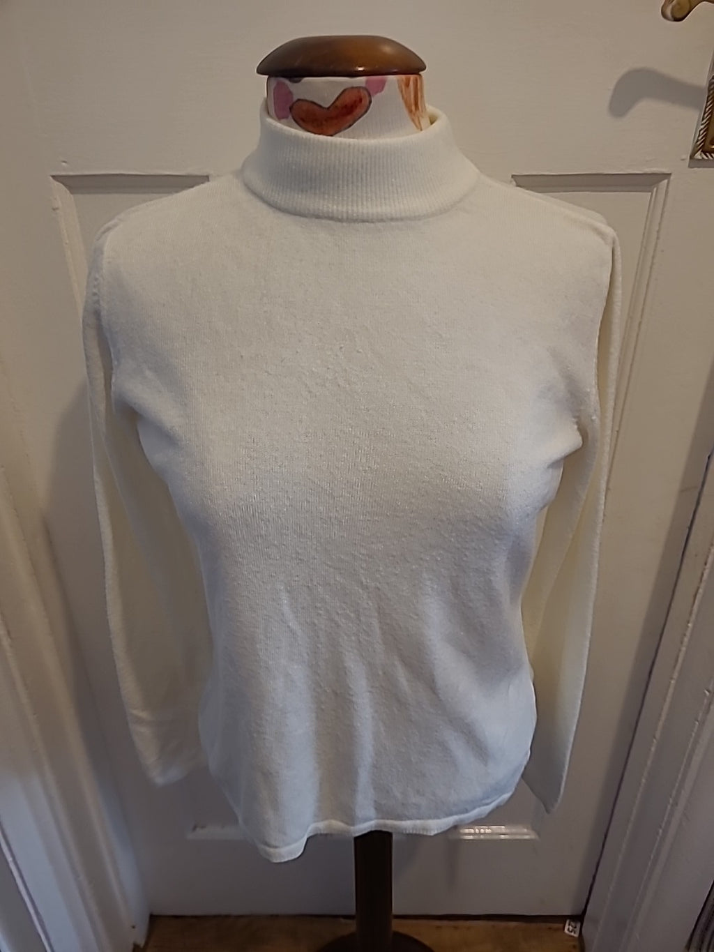 Ladies BM Collection Size Small Ivory Long Sleeved Pullover Jumper