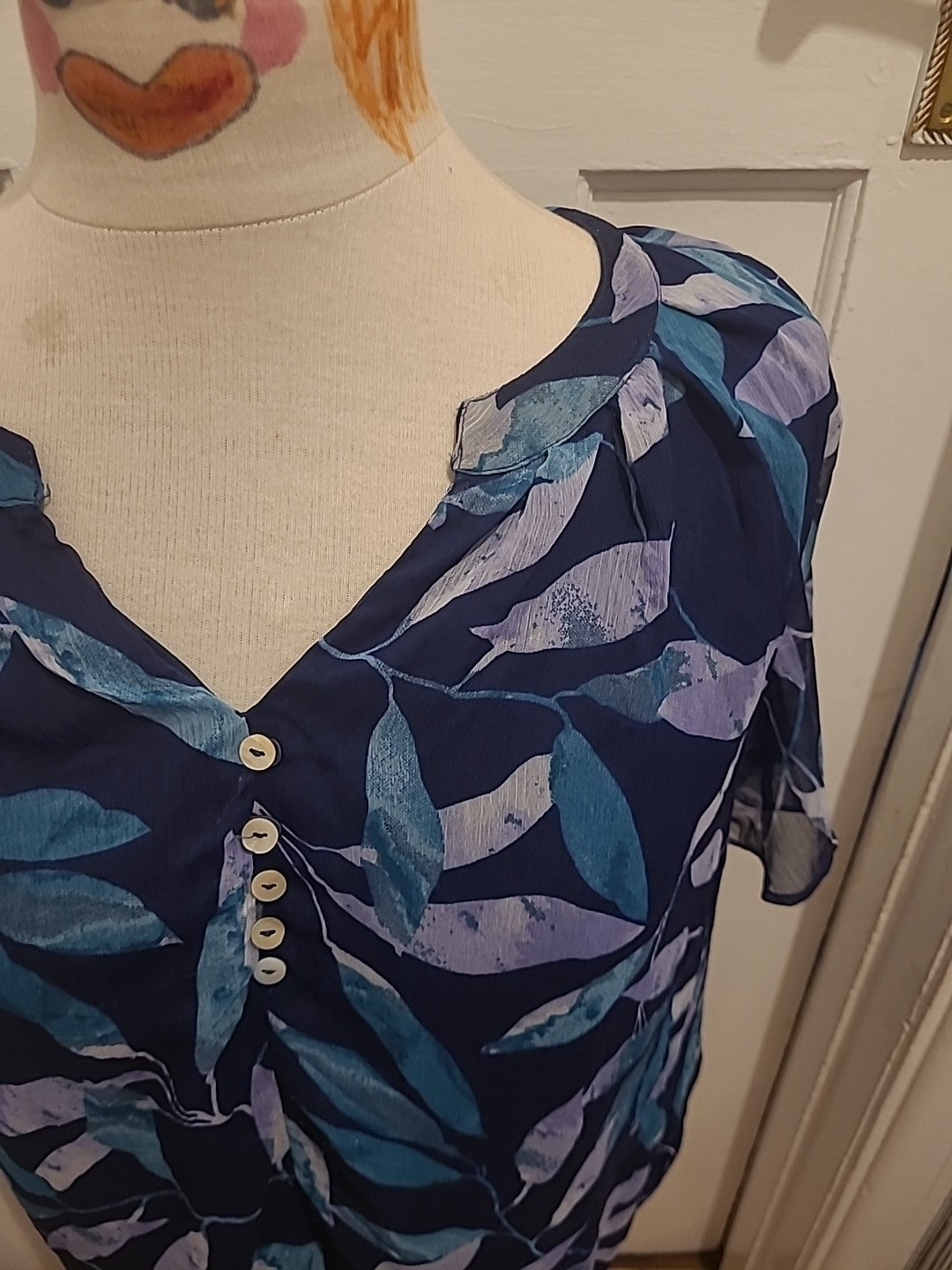 Ladies Bonmarche Size 12 Green Navy Leaf Design Short Sleeved Lined Blouse