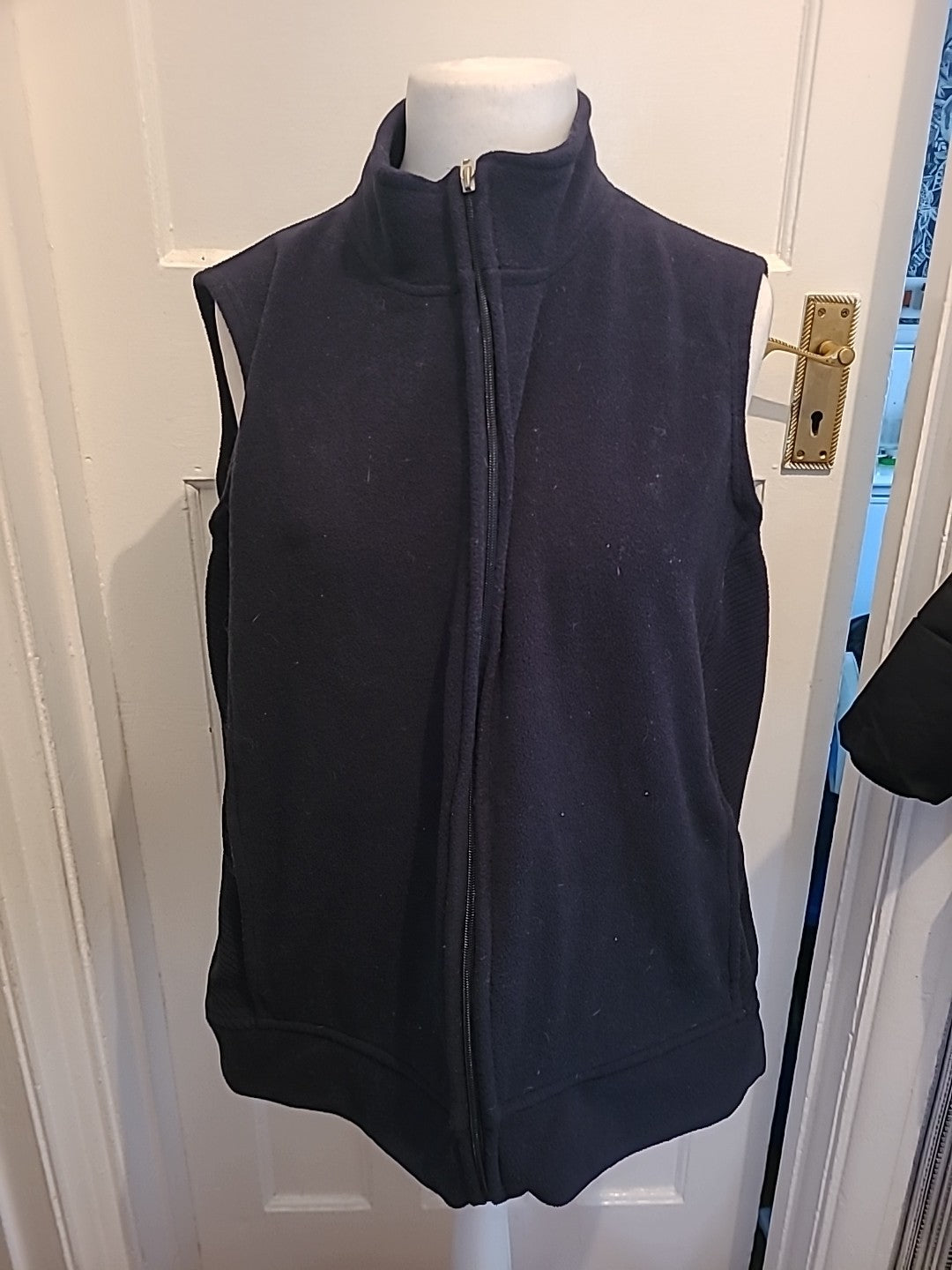Mens Bm Essentials Size XL Black Sleeveless Zipped Jacket
