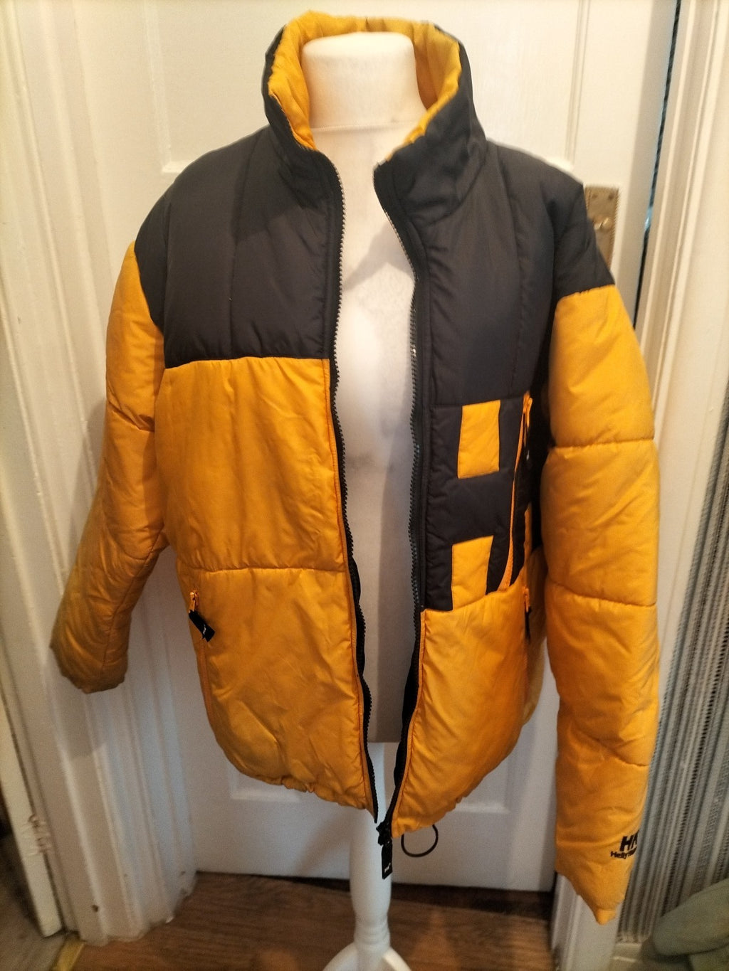Mens Helly Hanson Size Small Yellow And Black Puffer Long Sleeved Coat(has A...