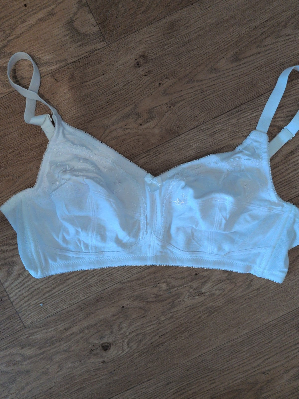 Bonmarche 40D White Boned No Pad No Wire Bra