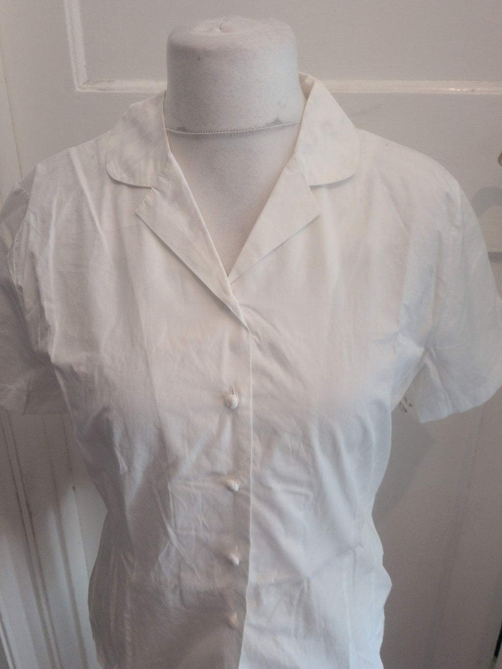 St Micheal 12-14 Medium Shite Buttoned V Neck Shirt