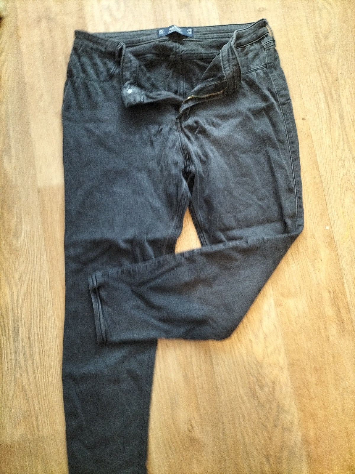 Ladies Hollister Size 33x26 Charcoal High Rise Jean
