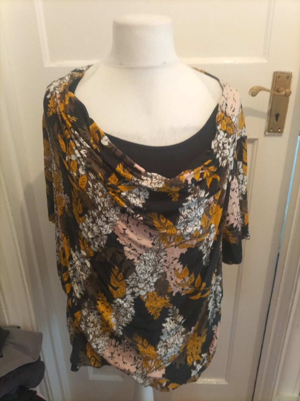 Ladies George Size 24 Yellow/Black Floral Printed Short Sleeved Blouse