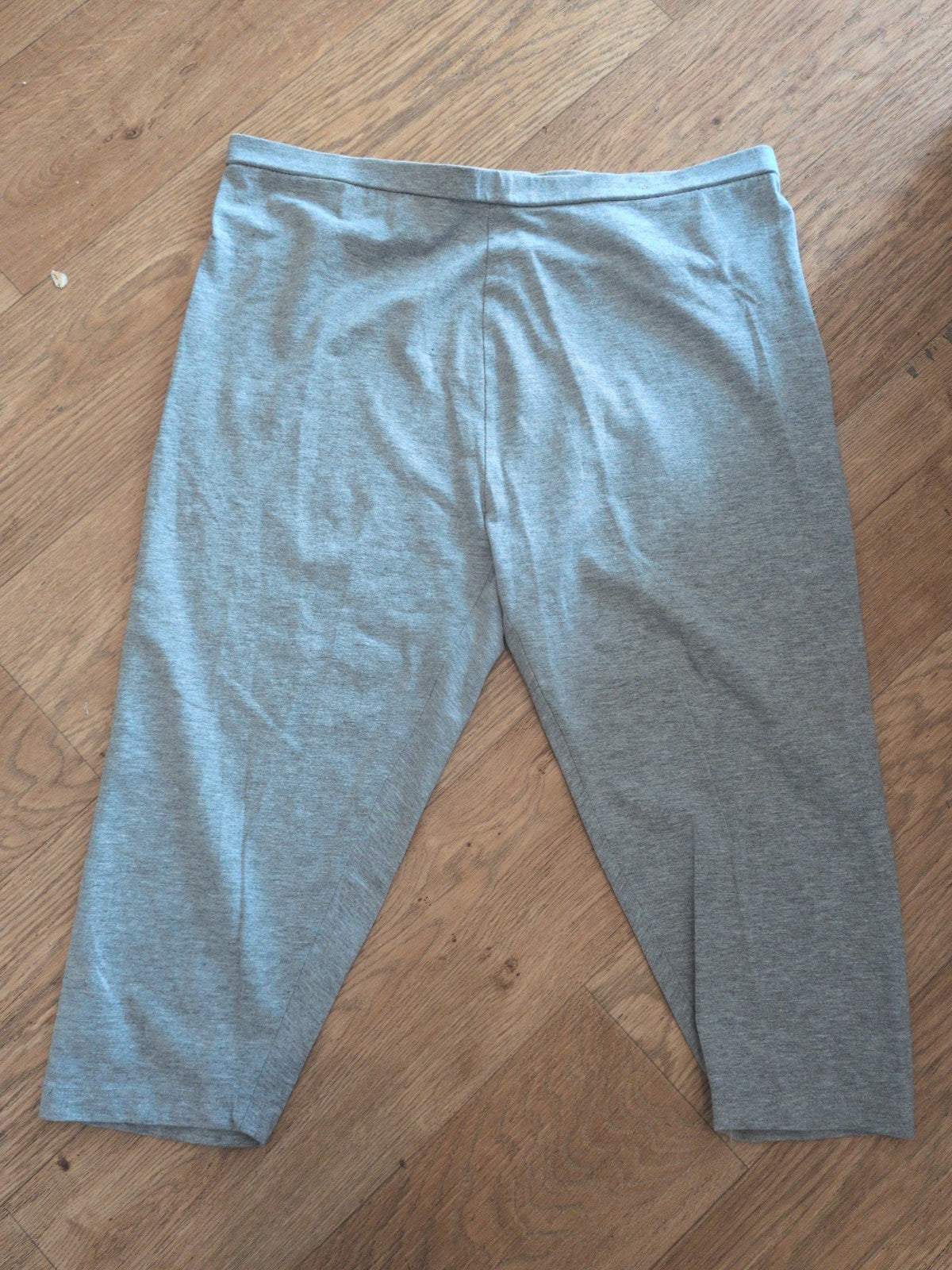 Medium Grey Cropped Leggings