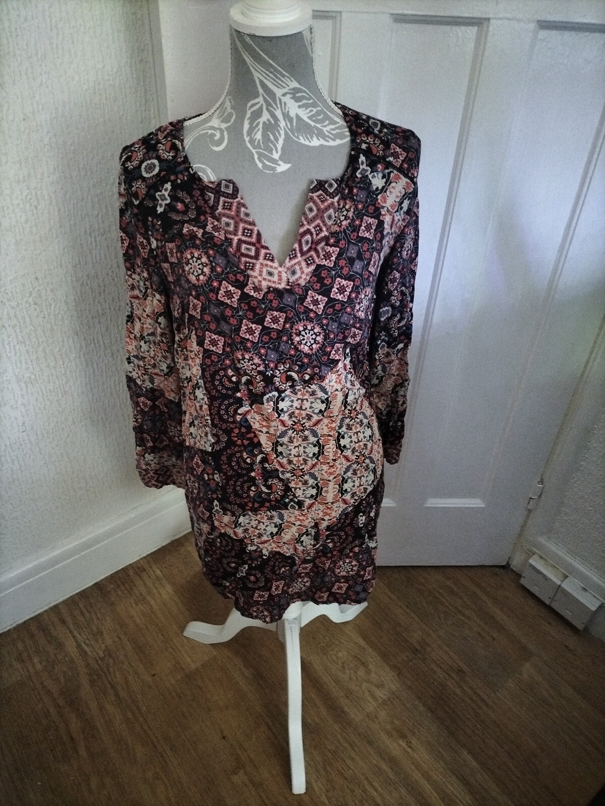 Ladies Tu Size 10 Multi Aztec Long Sleeved Blouse