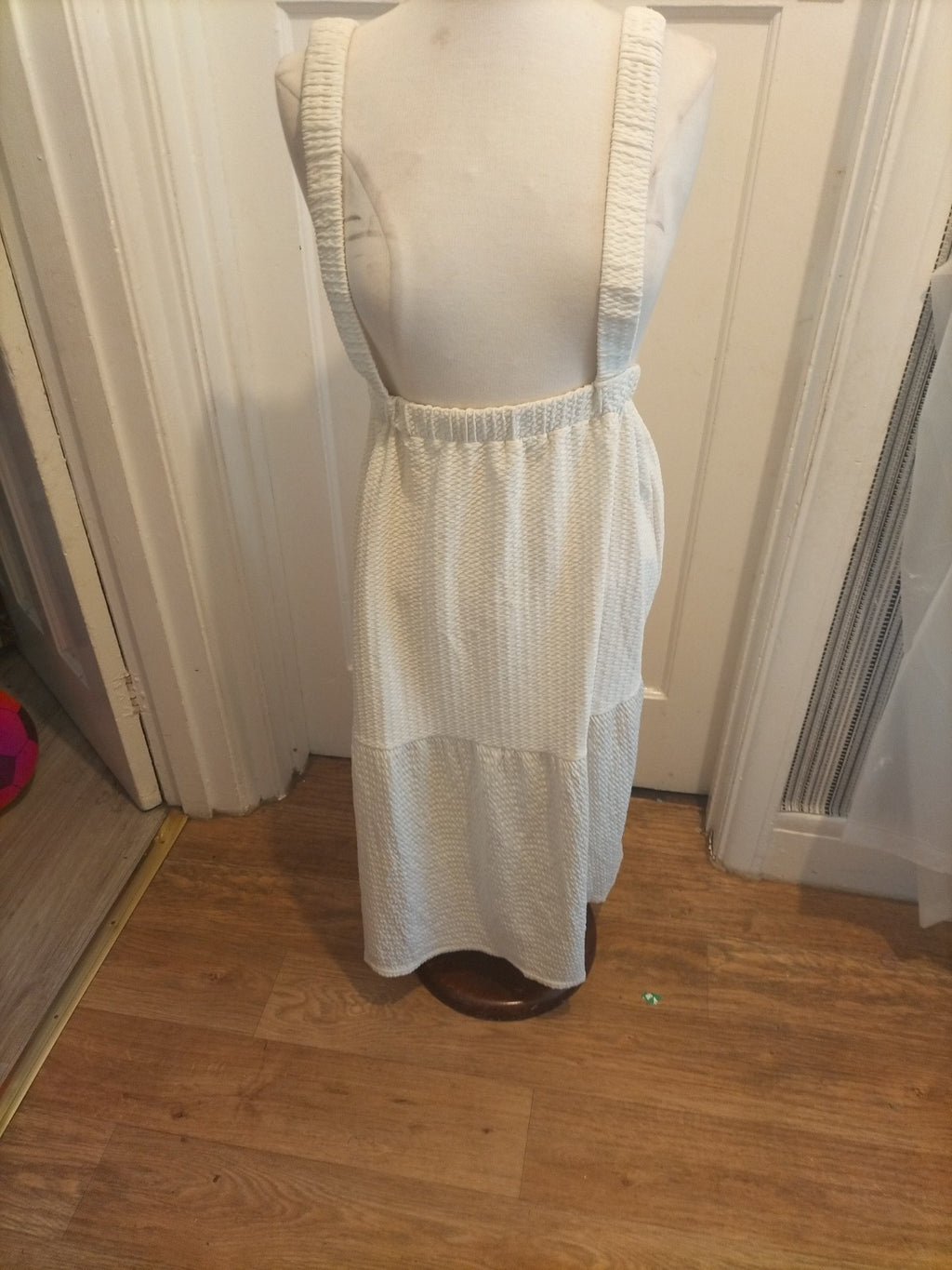 Ladies Asos Size 12 Cream Skirt
