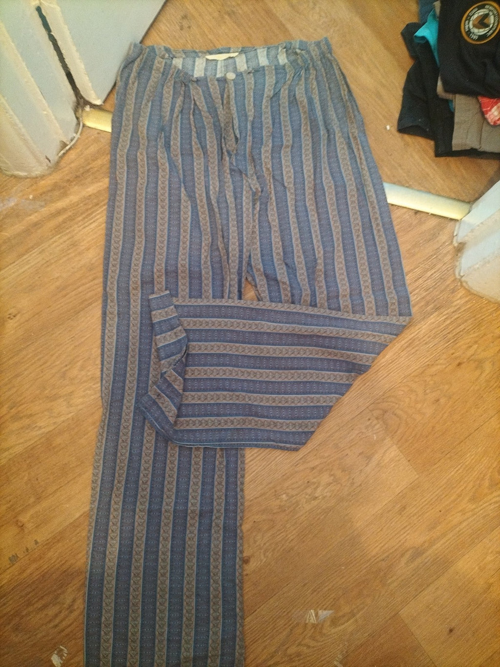 40" Multicoloured Aztec Elasticated Pyjama Bottoms
