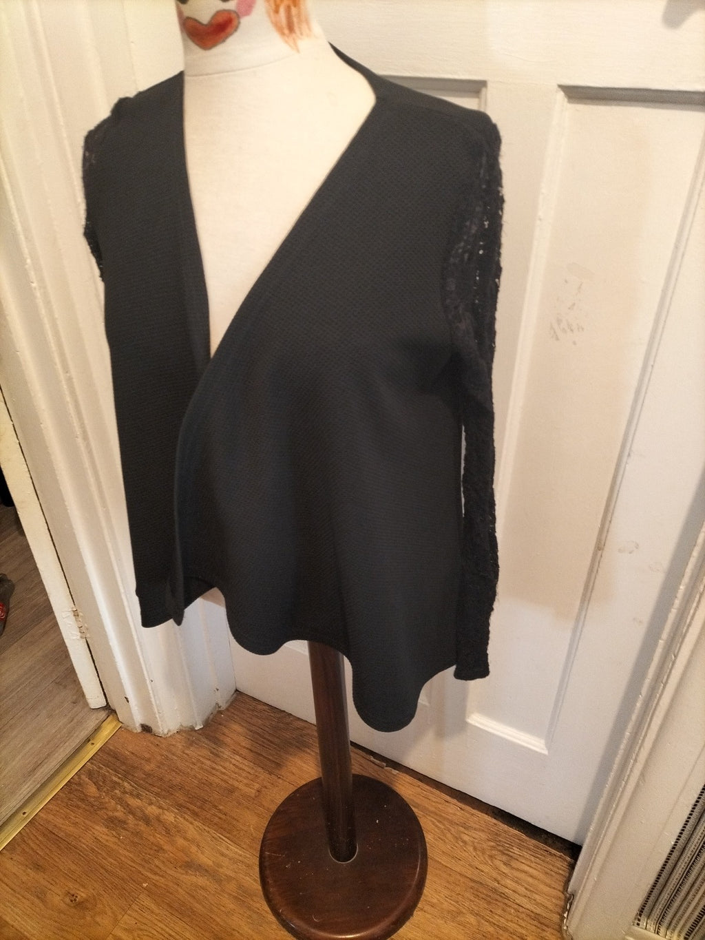 Ladies QED London Size Medium Black Lace Sleeved Cardigan