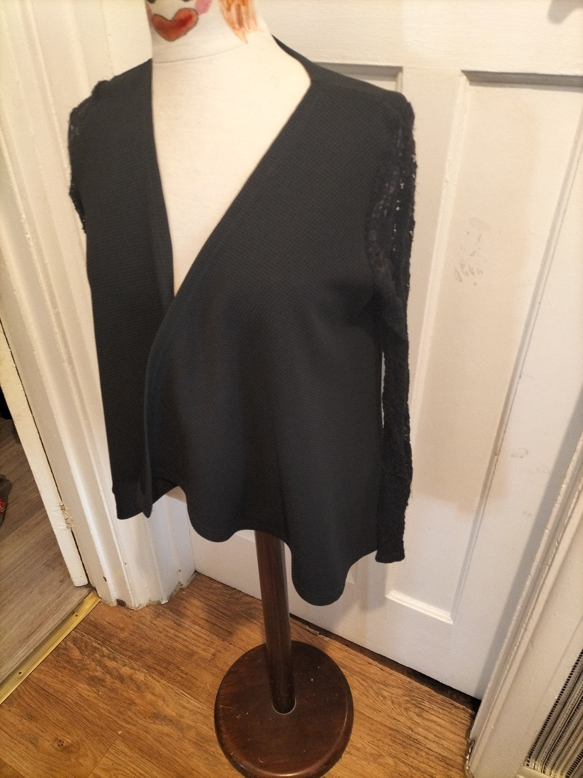 Ladies QED London Size Medium Black Lace Sleeved Cardigan