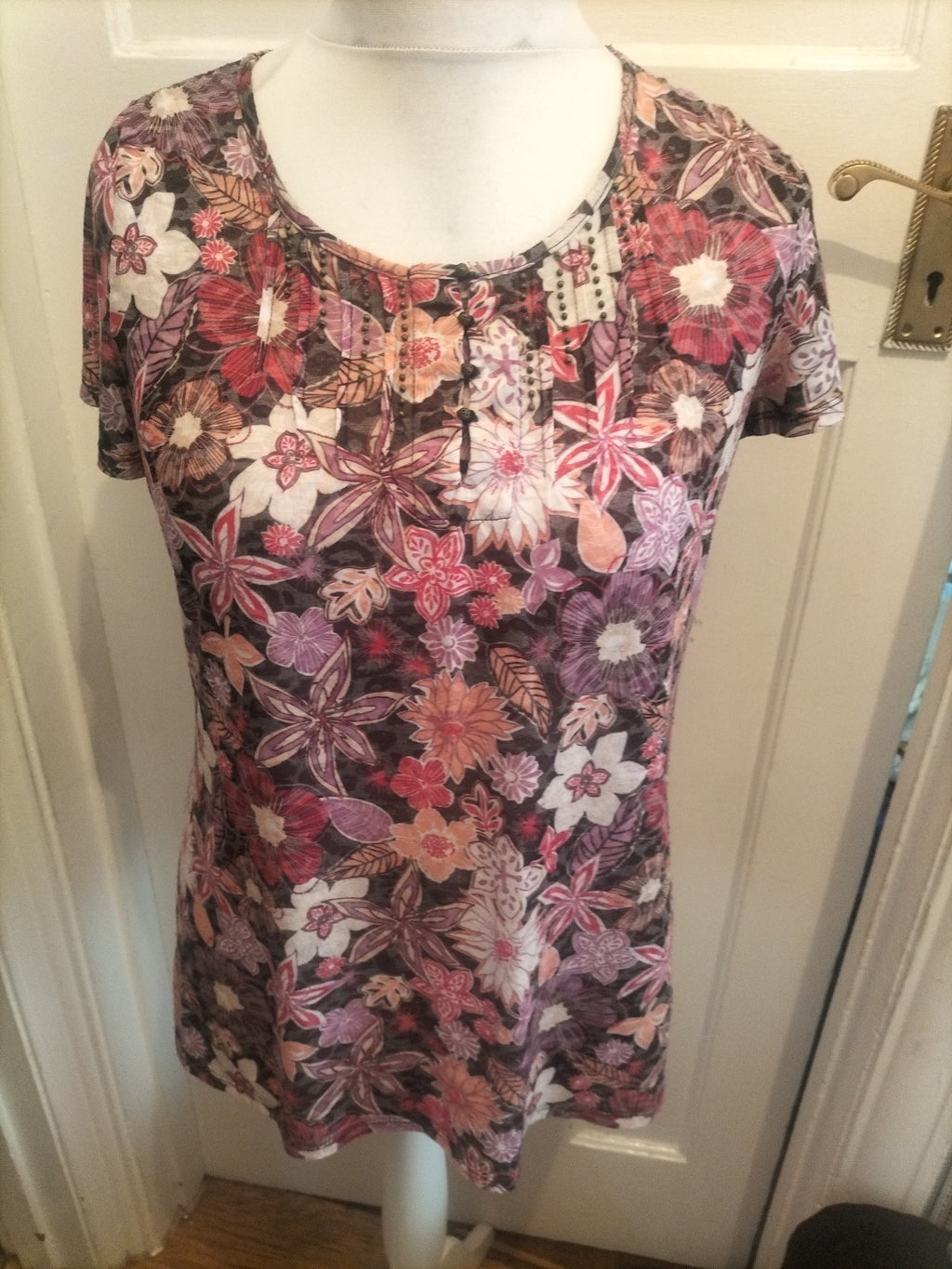 Ladies BM Casual Size 12 Purple Mix Floral Short Sleeved Blouse