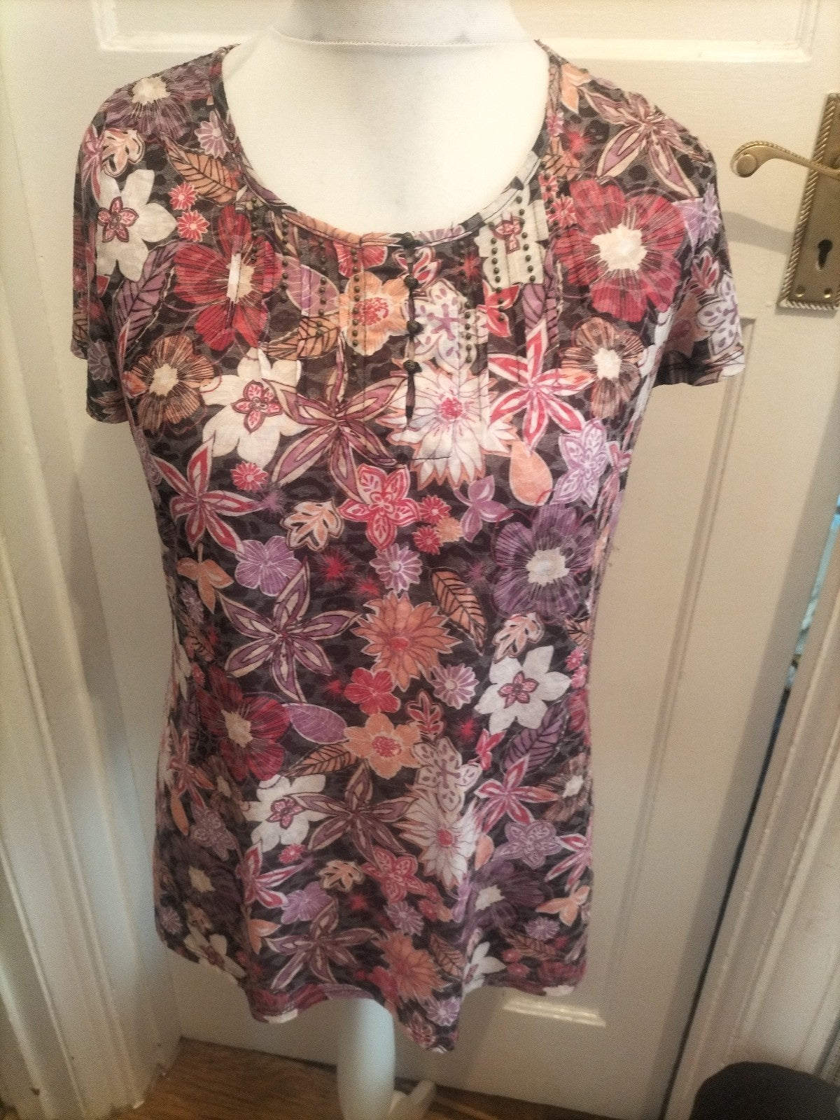 Ladies BM Casual Size 12 Purple Mix Floral Short Sleeved Blouse