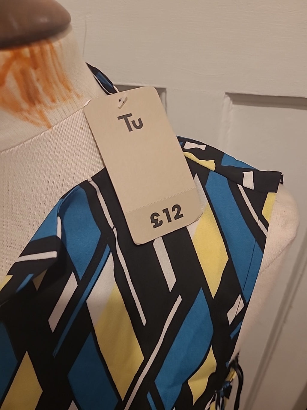 Brand New Ladies Tu Size 12 Yellow Green Diamond Shape Design Sleeveless Blouse