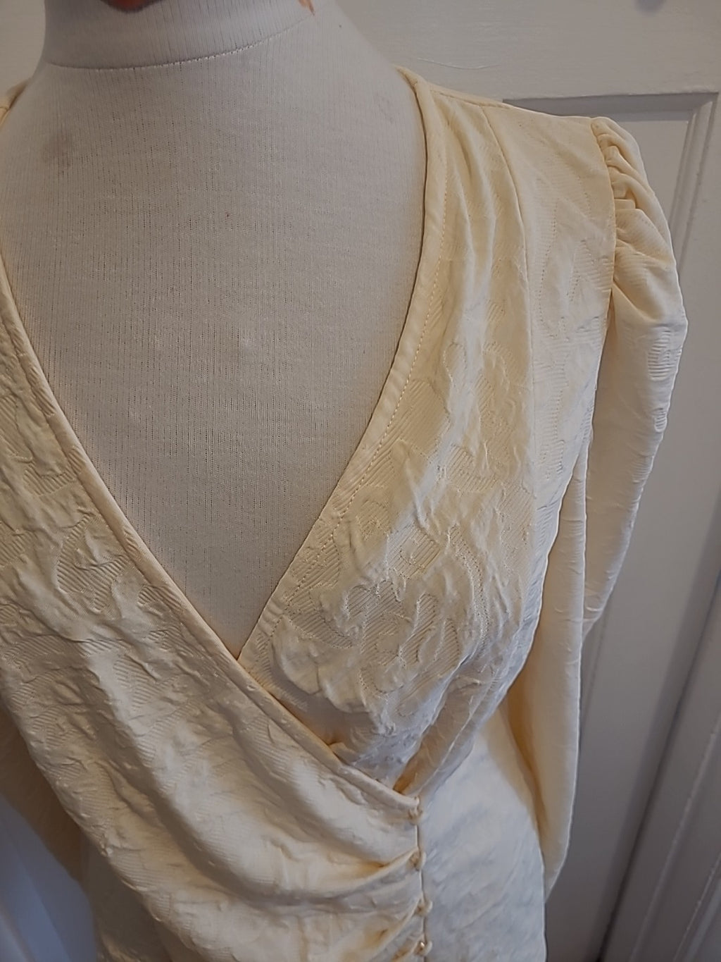 Ladies Vero Moda Size XL Very Pale Orange Long Sleeved Blouse