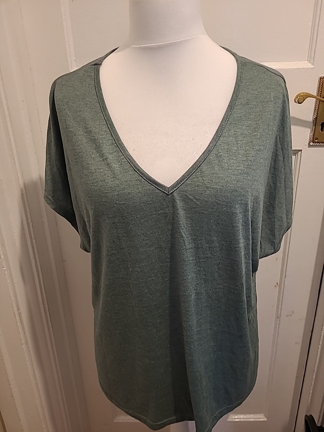 Ladies Shein Curve Size 2XL Green V Neck Short Sleeved Tee