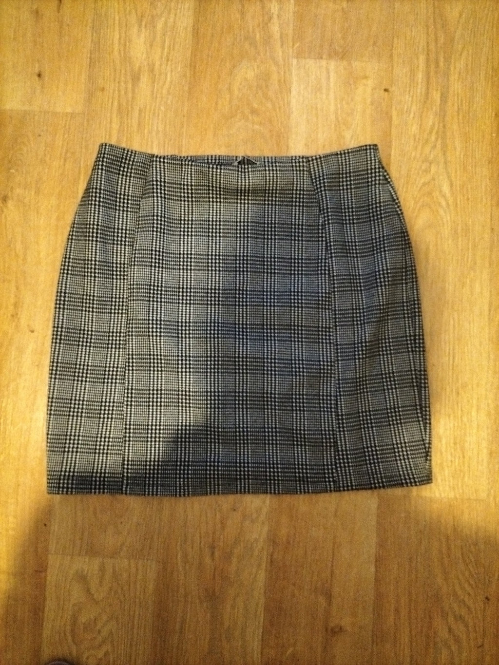Ladies Papaya Size 14 Black/White Check Short Skirt