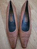 Ladies Caprice Size Uk 4.5 Brown Small Detailed Heel