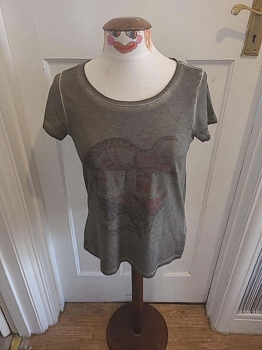 Ladies Culture Size Small Grey Khaki Short Sleeved Tshirt