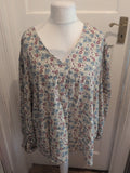 Ladies Tu Size 26 White Floral Long Sleeve Blouse