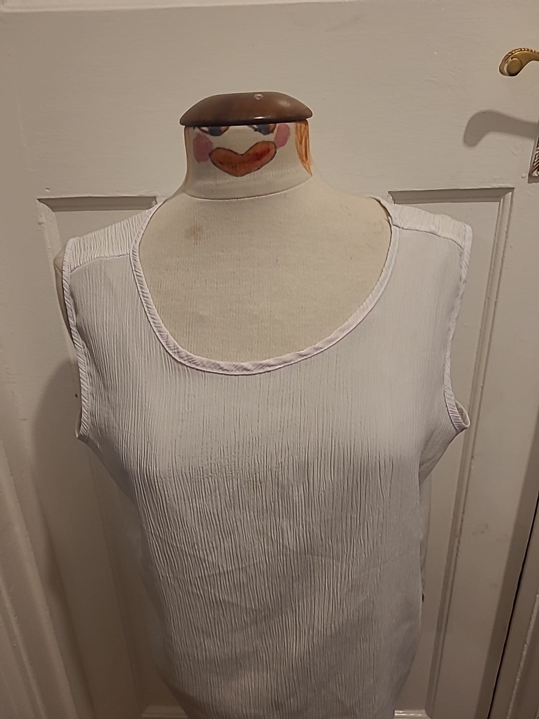 Ladies Hamells Size 18 White Textured Sleeveless Blouse