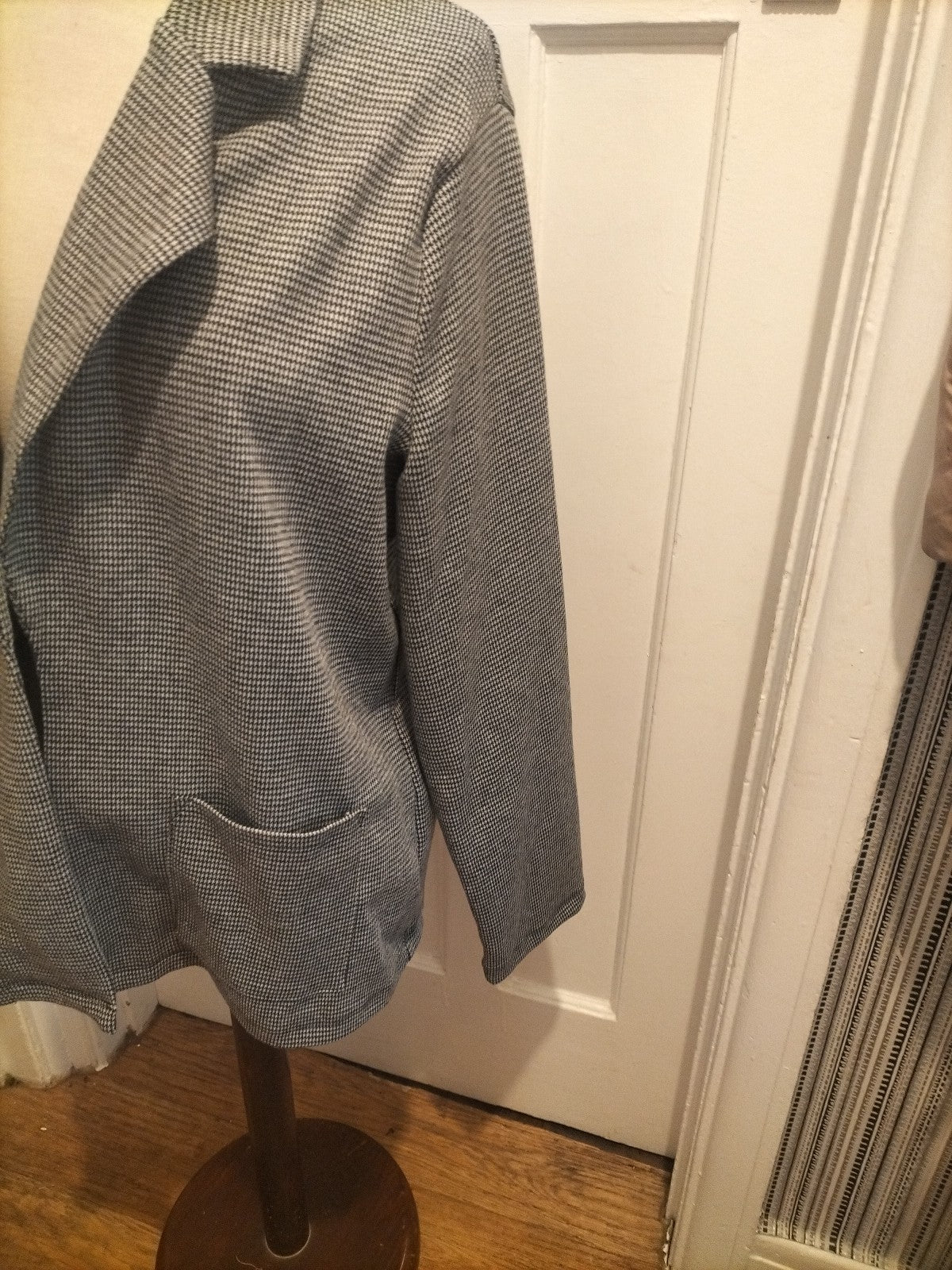Ladies Tu Size 12 Black White Fleck Long Sleeved Cardigan