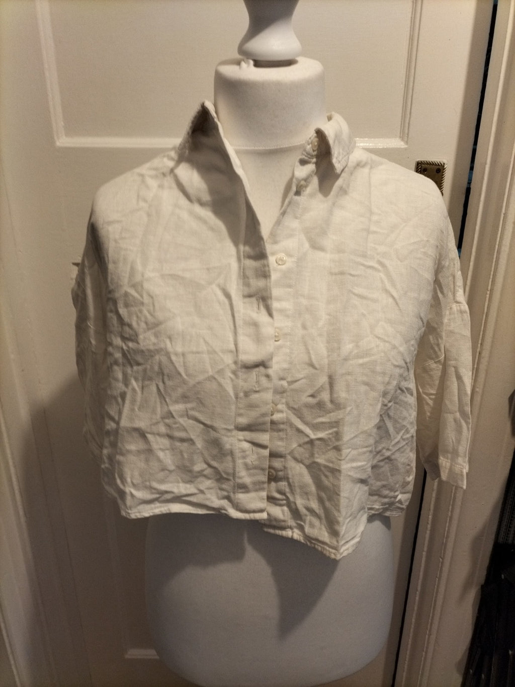 Ladies Size Small Ivory Short Sleeved Buttoned Shirt