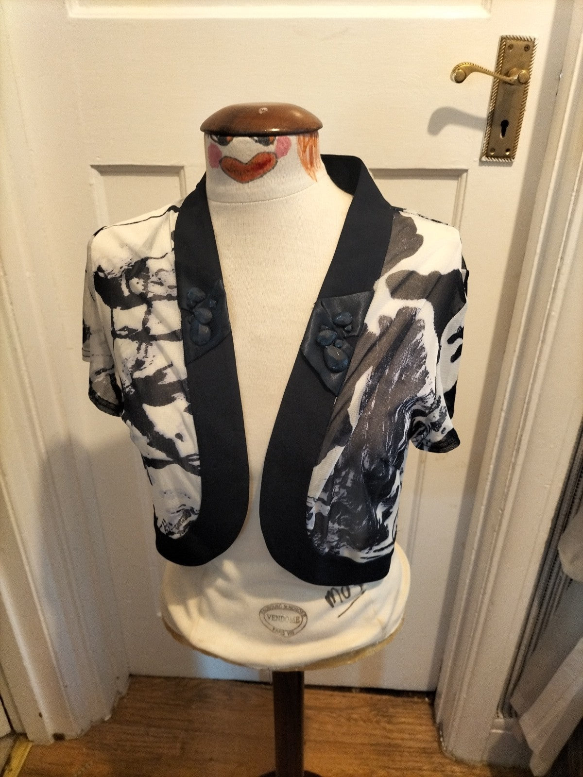 Ladies Gold Size 12 Navy And White Floral Short Sleeved Open Top