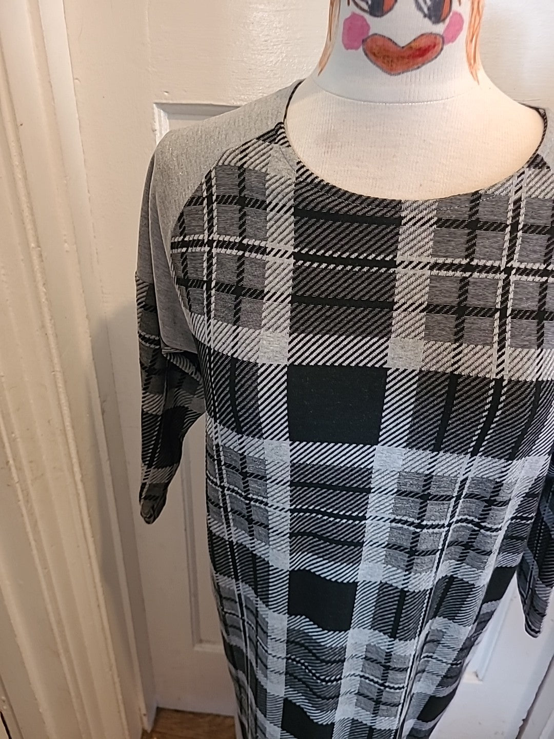 Ladies Asos Size 10 Grey Check Mid Sleeved Dress