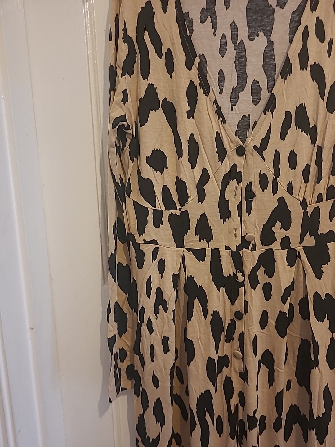 Ladies Asos Size 12 Long Sleeve Beige And Black Leopard Print Junpsuit