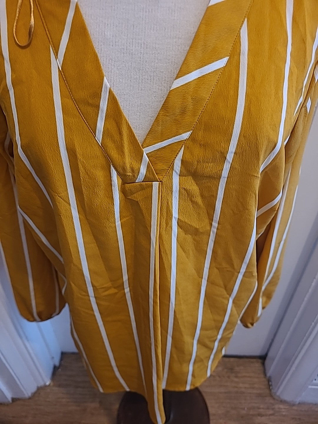 Ladies Papaya Size 16 Mustard White Long Sleeved Blouse