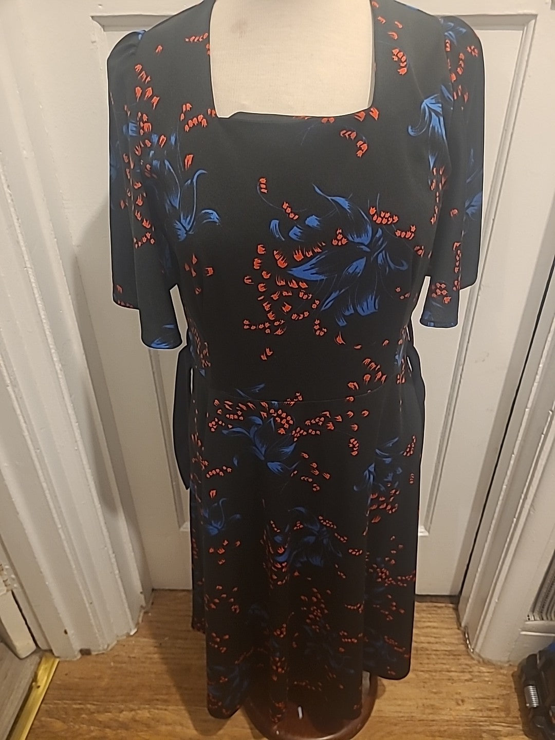 Ladies Size Small Black With Blue And Red Short Sleeved Dress